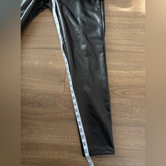 NWT Loft Faux Leather Black Leggings With Back Seam Size Medium - Picture 12 of 12